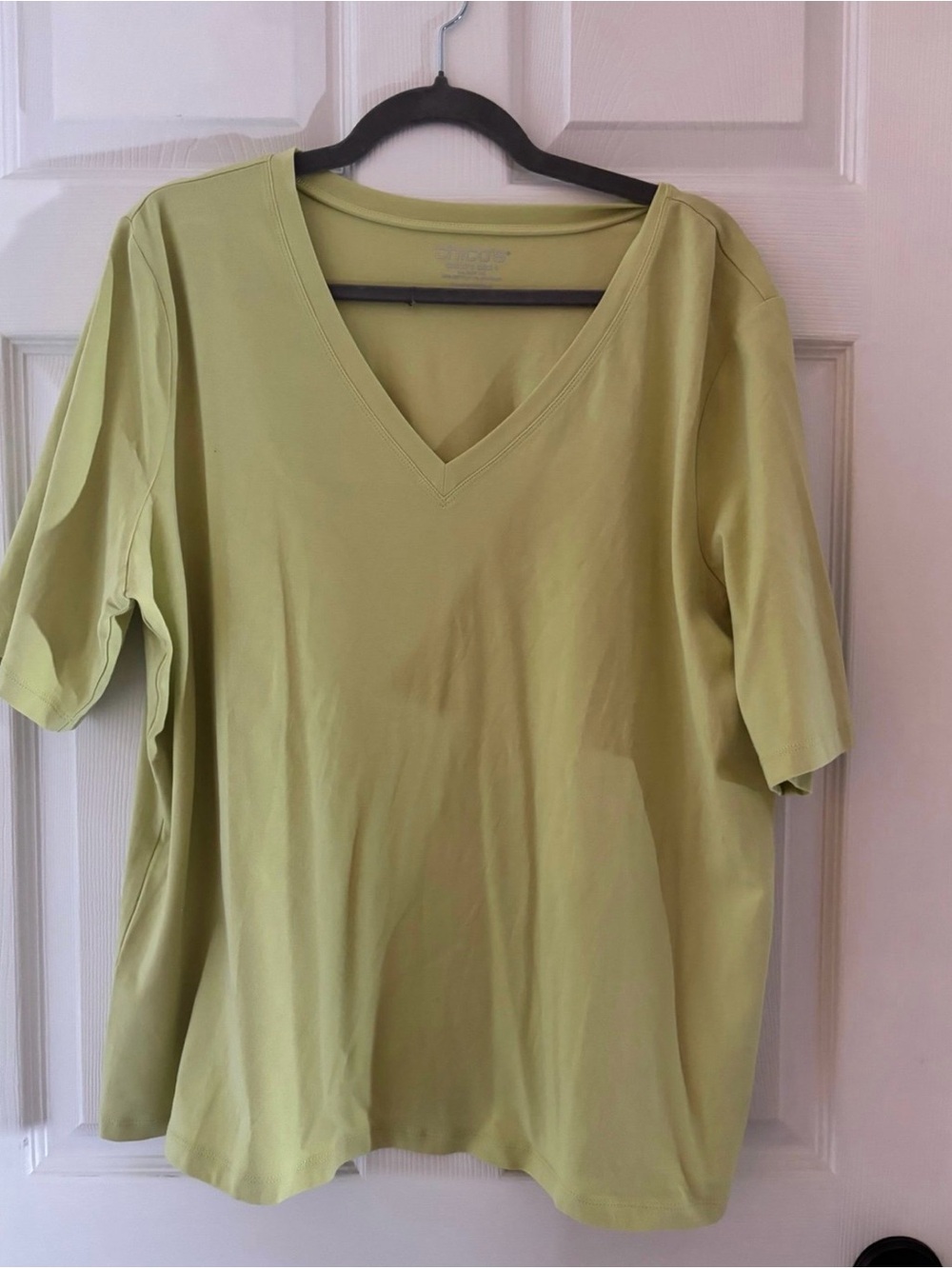Chico’s V-Neck Tee in Lemon Green Top, Size 4 (20/22-XXL)